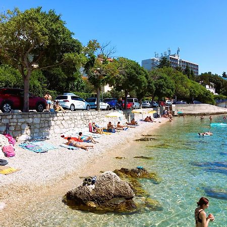 Apartamento Branko Fabijanic Front Row By The Sea Selce Exterior foto