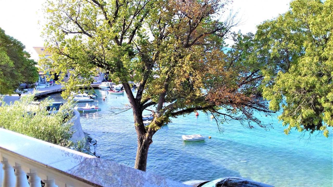 Apartamento Branko Fabijanic Front Row By The Sea Selce Exterior foto