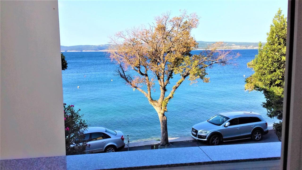 Apartamento Branko Fabijanic Front Row By The Sea Selce Exterior foto